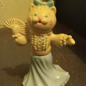 Vtge Victorian Cat dancing with fan perfume bottle Avon 1980s
